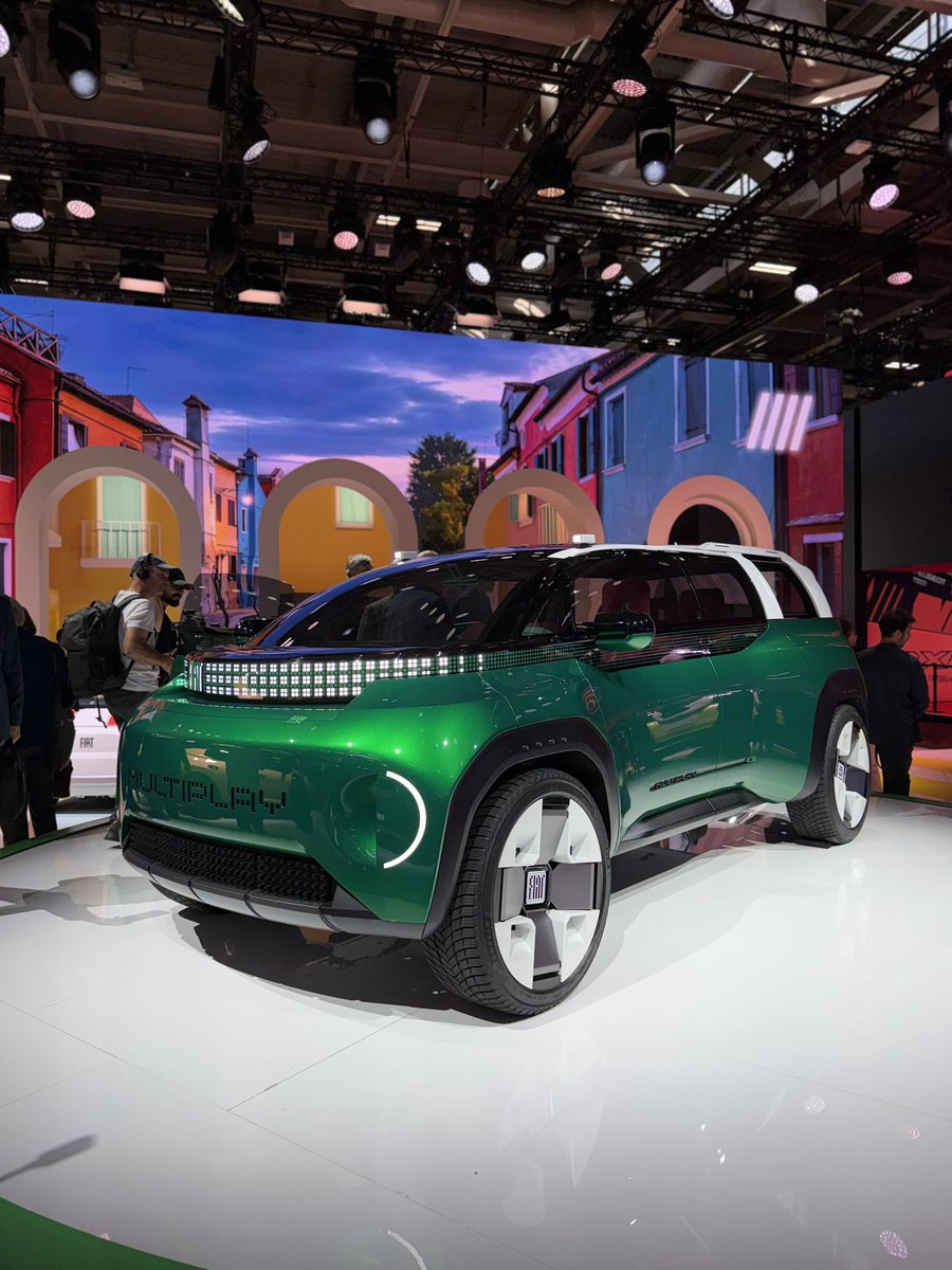 hjwakerley's tweet photo. Something that Chinese EVs just don’t have is personality. Fortunately the Europeans have more than enough. 

Paris Motor Show is full of fun! https://t.co/xCQNUFNqRe
