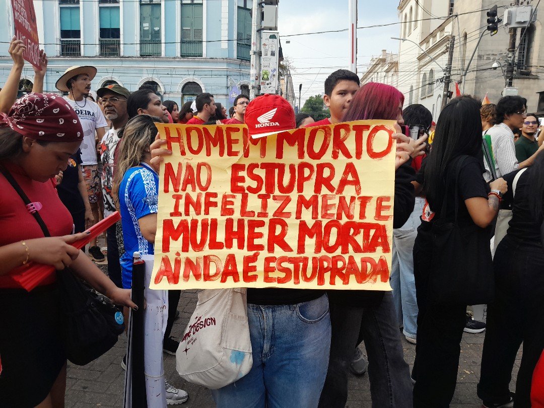 meandnanda's tweet photo. as vezes a gente tem que ser um pouco radical #LULA13JÁ https://t.co/MaisxEeX82
