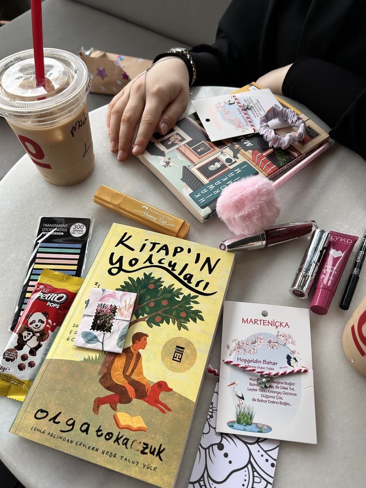 islaboards's tweet photo. Coffee and books ☕📚 https://t.co/Z2PmRquro8