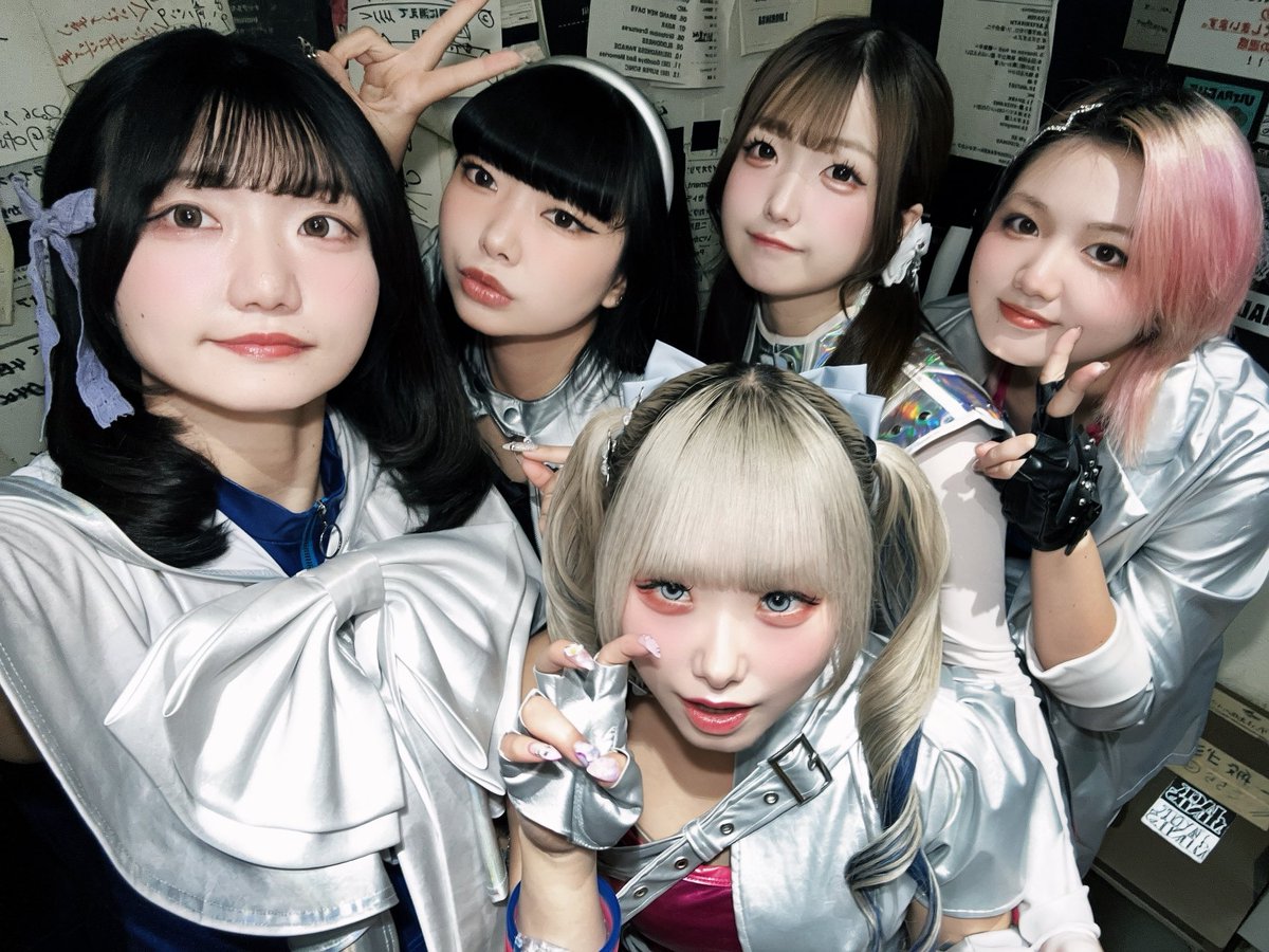 lambda_idol's tweet photo. 🚀#ラムダ速報🚀

10月12日（月祝）@ LIVE HOUSE OP’S
BUTABA-LIVE

明日三連休最高デシタ‼️
アリガトウ👽

次回ライブ🚀

10月17日(土) @ RE:XiON HALL（旧：福岡Pocket）
BUTABA-LIVE　2部

🎫 サイト内「SCHEDULE」をチェック！
https://t.co/VqPTV9MBna https://t.co/hQEDSyWBYO