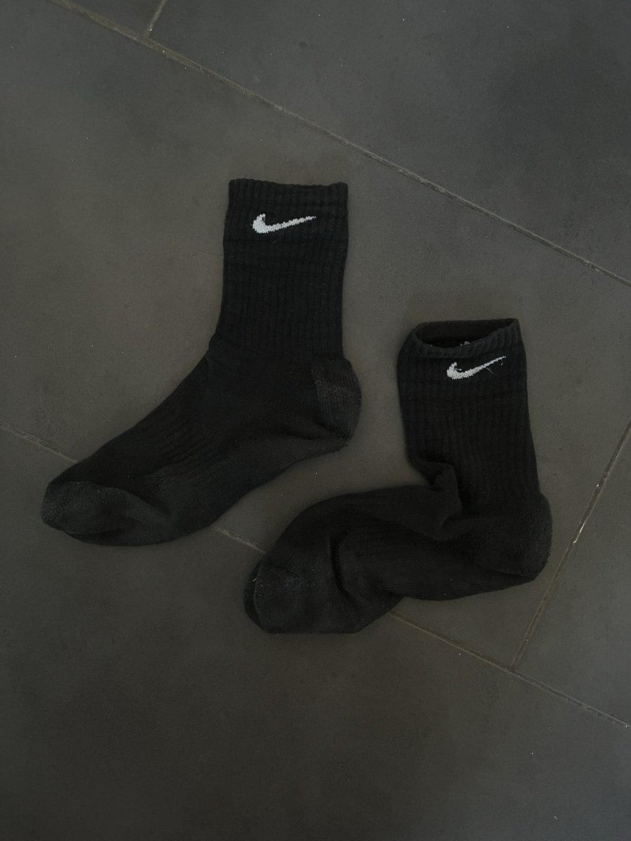 MasterCello7's tweet photo. Gaming Night, who wants to sniff my sweaty nike socks after gym while i am gaming?😼

Feel my italian dominance 🇮🇹😈

#cashmaster #cashslave #paypig 
#malefeet #dirtysocks #masterfeet #findom #nikesocks
#feetmaster #footworship #socksselling #alphafeet https://t.co/tO9bIhXSoR