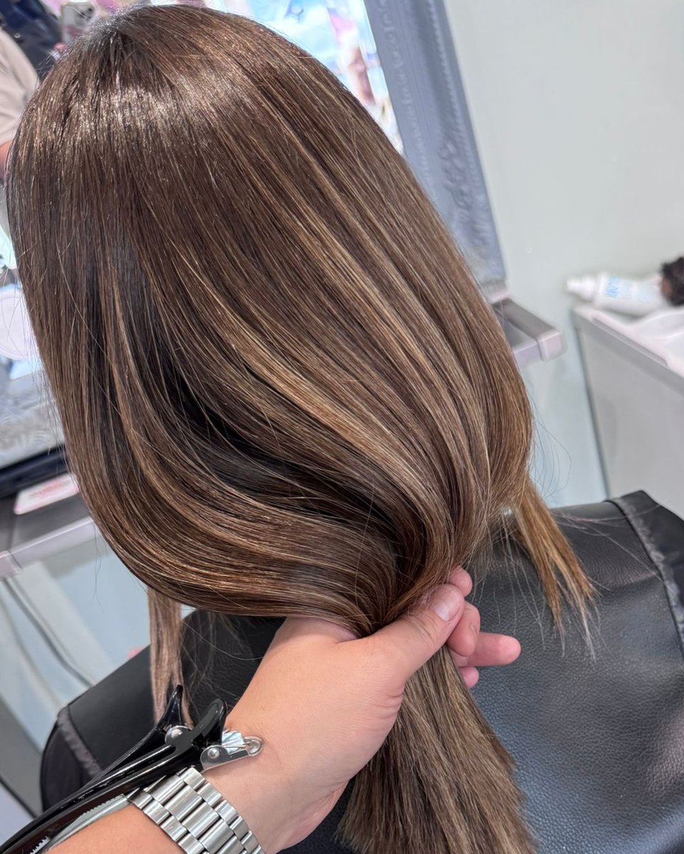 DoOleo's tweet photo. FALL BRONDE

Kane added subtle lowlights and a darker toner for a richer, warmer look. Finished with a fresh trim and smooth blowout. https://t.co/bQfrqzBTSt