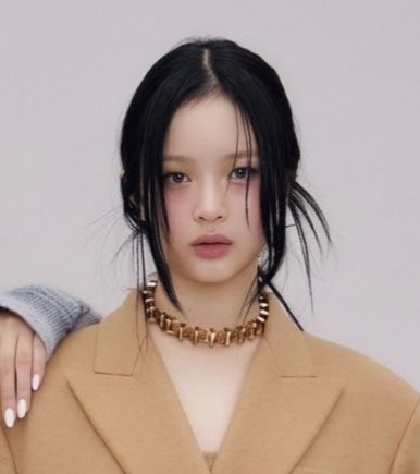 HanniPopBase's tweet photo. According to recent fan sightings, allegedly, Hanni and Minji are together and enjoying time in Australia, and were even spotted at an Olivia Dean concert on the night of Hanni’s birthday. https://t.co/04DQLNY1lL