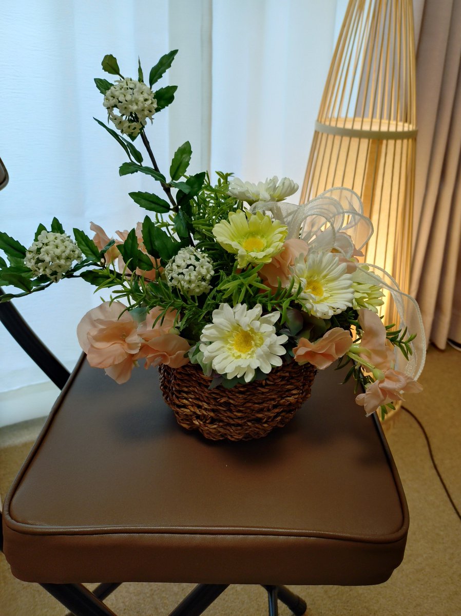 Flower202605's tweet photo. ❇️Flower❇️　
　　　（カゴアレンジ）

大きめ��アレンジも製作
出来ます！！！

Flower
　クリエイター　まり

#アートフラワー
#アレンジメント
#カゴアレンジ https://t.co/nkH7VJVuhx