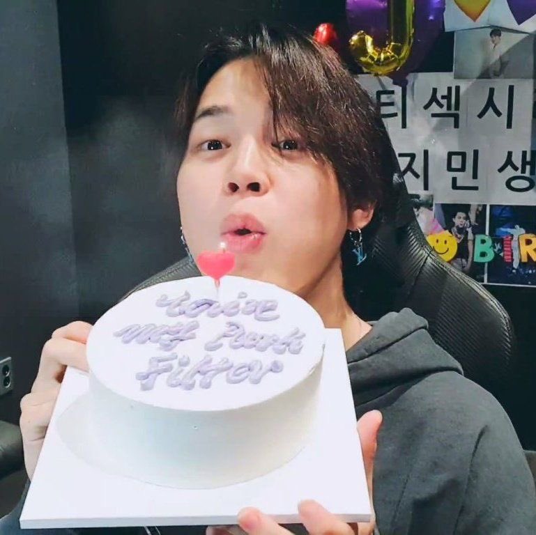 _sdl93's tweet photo. RT + REPLY

HAPPY BIRTHDAY JIMIN 

#ItBoyJiminDay
#31YearsOfSincerity
#OctoberMagicJimin
#1013Muse
#OurLightJimin
#BornForTheStageJimin
#HealingVoiceJimin 
#LegendMakerJimin
#PapacitoJimin
#CutieSexyLovelyBrainyJimin
#WithJiminTillTheEnd
#단한번뿐인_아티스트_지민
(Artist who comes only once Jimin)
#매일_지민이를_생각해
(I think about Jimin everyday)
GOOD HUMAN JIMIN
OUR PRIDE JIMIN
THANK YOU JIMIN