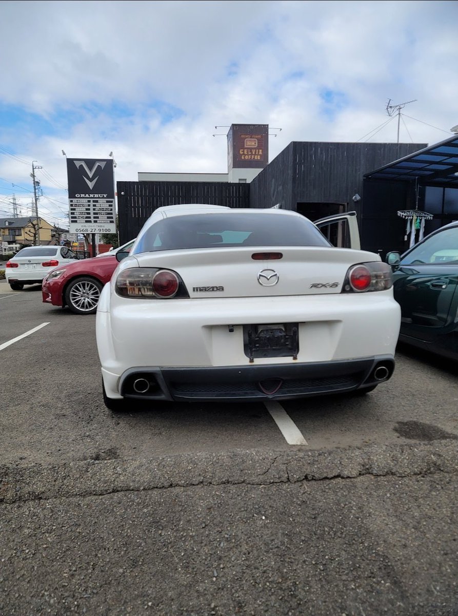 55335n's tweet photo. 【売れないので再掲】
2003年式 RX-8 Type S 6MT
価格：35万円現状渡し
走行距離：105,046 km
車検：2027年3月23日まで
​
★2週間以内に引き上げていただける方は値引き交渉対応します！
​不調等詳細は下記メモ参照。実働車です。
​気になる方はお気軽にDMください！
​#RX8 #車売ります
リプにサビ画像 https://t.co/rS3WP5MFH2
