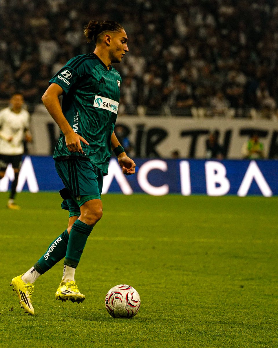 emirortakaya5's tweet photo. Skor ne olursa olsun, son düdüğe kadar mücadele etmekten vazgeçmedik.

Başımız dik, inancımız tam. Mücadeleye devam! 💚🖤 https://t.co/Xfrs39n9l3