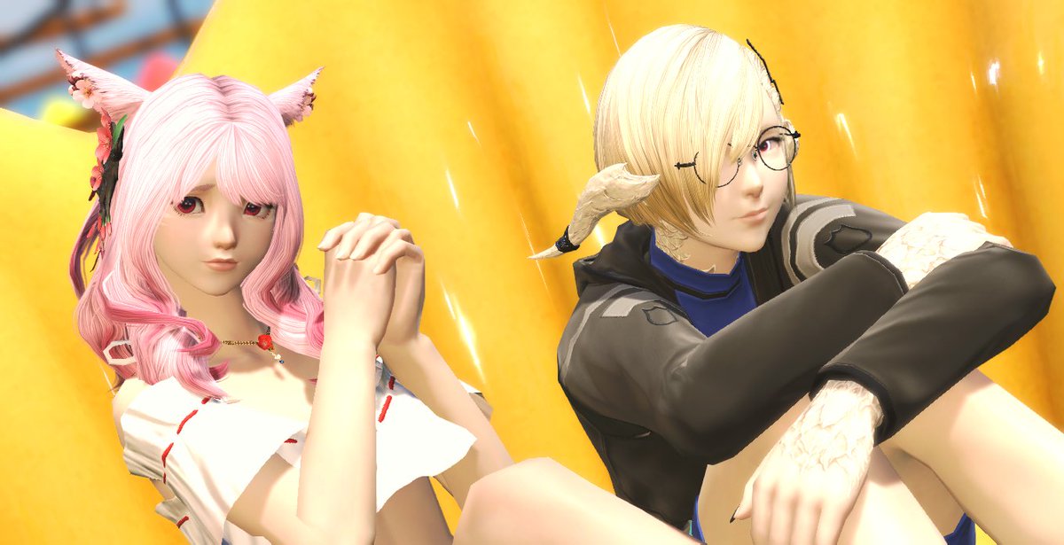 cocoa_M_FF14's tweet photo. FF14に誘ってくださった先輩と久しぶりに遊べたのでパシャリ🥰DD連れてってもらって、ずっとカエルになってた...🐸
後半3枚は去年の紅蓮祭のとき。ほぼ１年ぶりだぁ...。

鼻黒にゃんこから、こうなりました。
これから冬になるので髪色落ちつかせた！ https://t.co/M56ypslJir