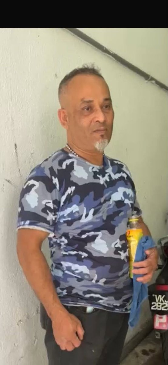 update11111's tweet photo. Kejadian pagi tdi
Anak roro bt Hal
Spray moto penduduk flat tmn kosas ampang
Nak gi kje,tgk moto da rupa mcm ni
Nasib baik ada CCTV...
Tu muka bapak dia...
Tggu japgi abis la kau org cari...
Skrg org tgh busy kje..

#RoroProblem
#HalauBalik
#Copypaste📝 https://t.co/goOQHN9jPe
