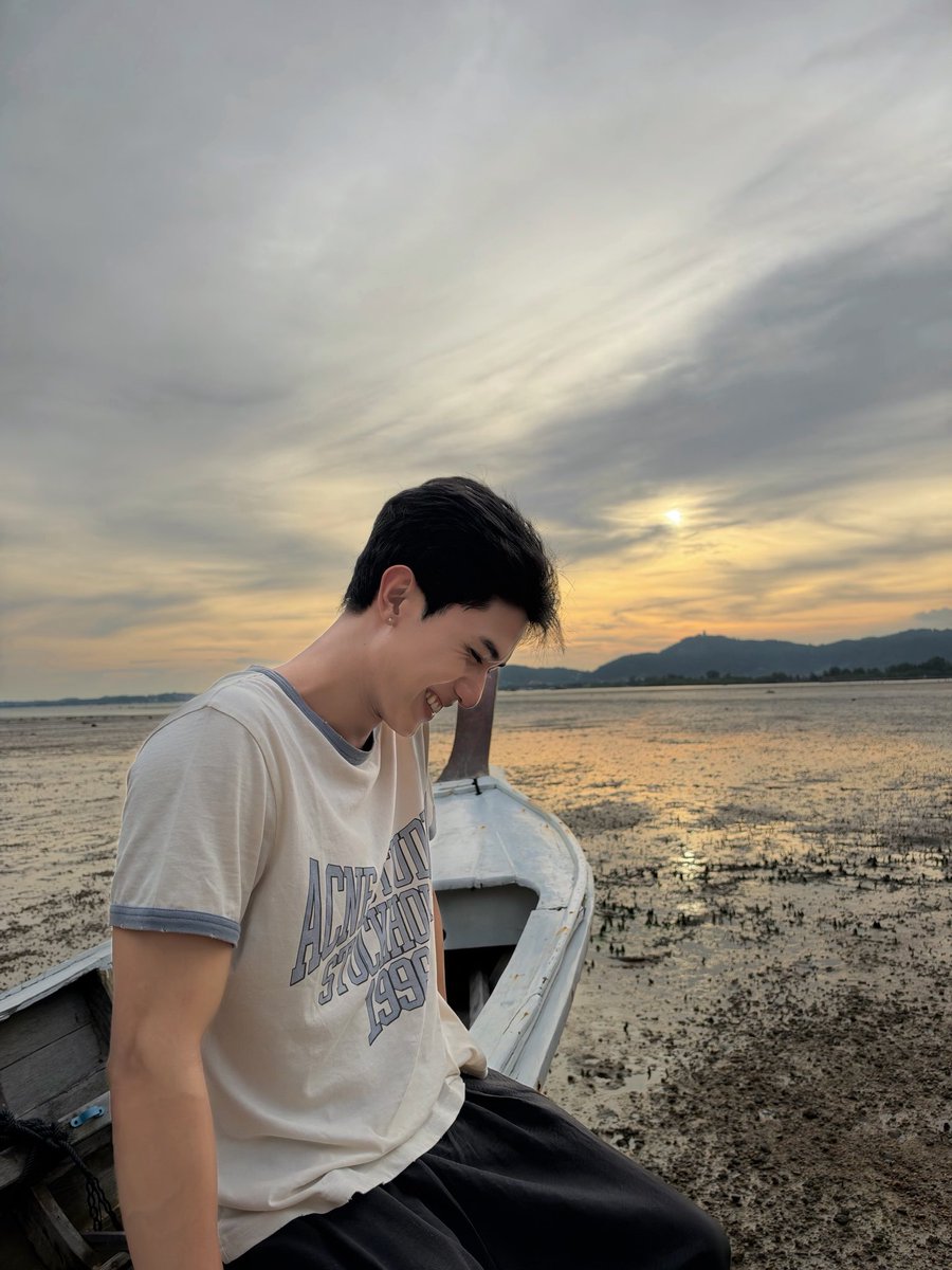netsiraphop's tweet photo. Just another vacay day 🌴 #netsiraphop https://t.co/lWDbgAkcLe