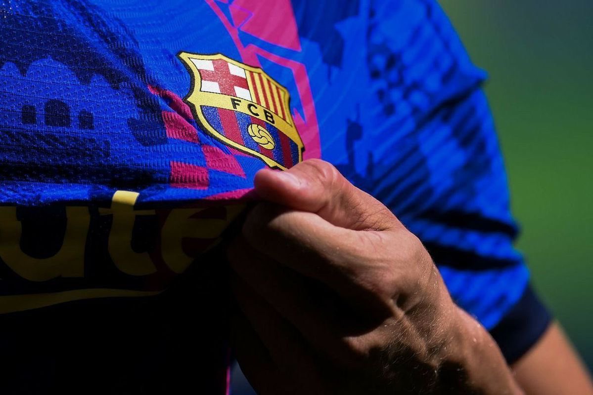 litaomega's tweet photo. el grupo de los libros de tea stilton como jugadores del barça (estoy perdiendo la cabeza) https://t.co/3uN79Ta3iY
