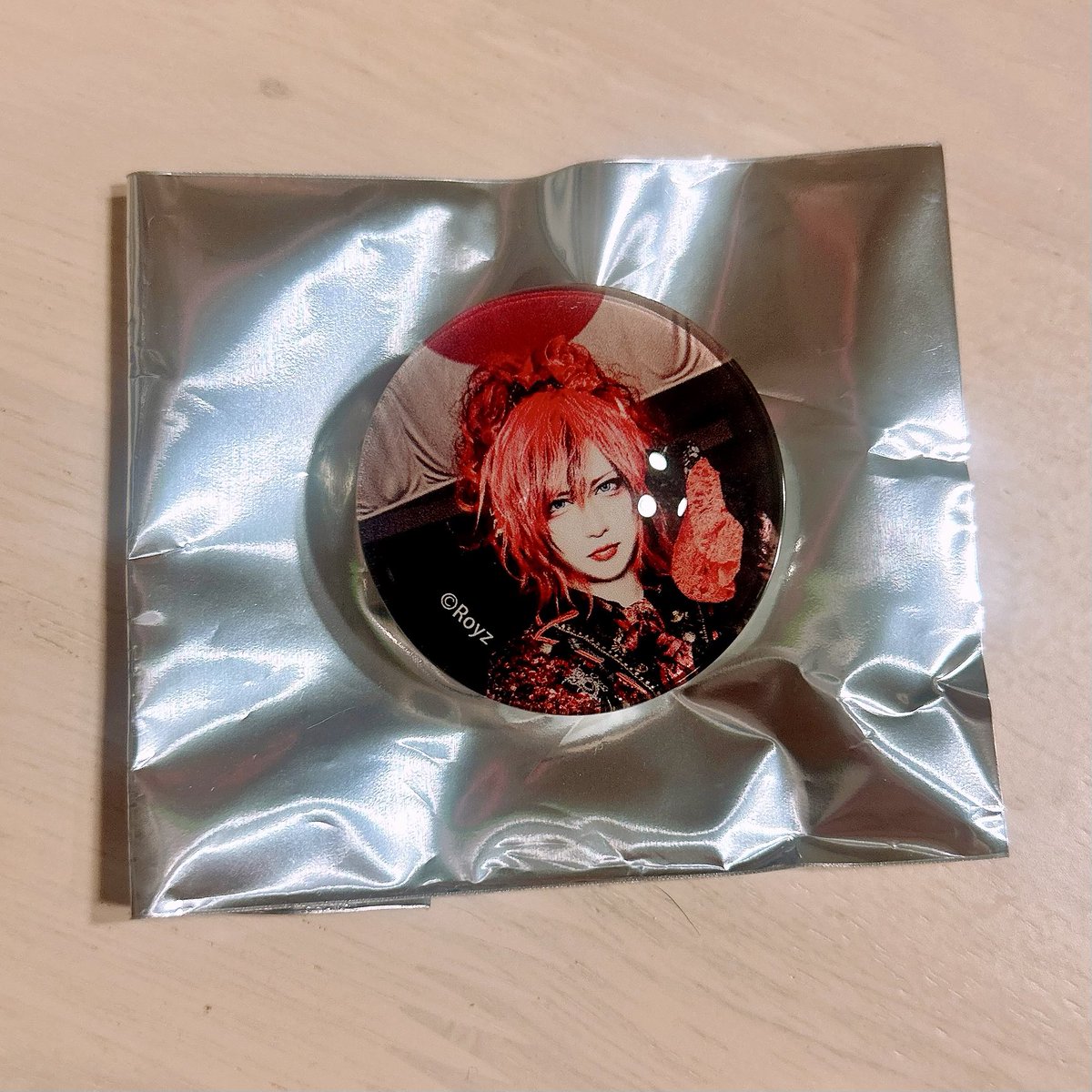 yuki___sweet's tweet photo. #Royz マルイポップアップ
ガラスマグネット　お譲りします

【譲】公大さん
【求】定価

ハロウィンライブ(終演後)・冬ツアー・東京インストでのお手渡し希望です。
よろしくお願いいたします。 https://t.co/57K2LMUoQG