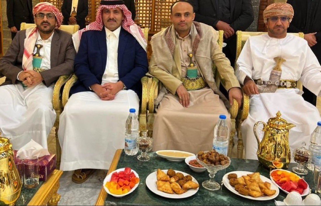 66nsn's tweet photo. @rtxyyyy2 @flal3_ الي يلعب بذيله المدكوك من الحوثي والايراني ويروح يقطع معاه كيك 😂 https://t.co/nsF3mc5QTo