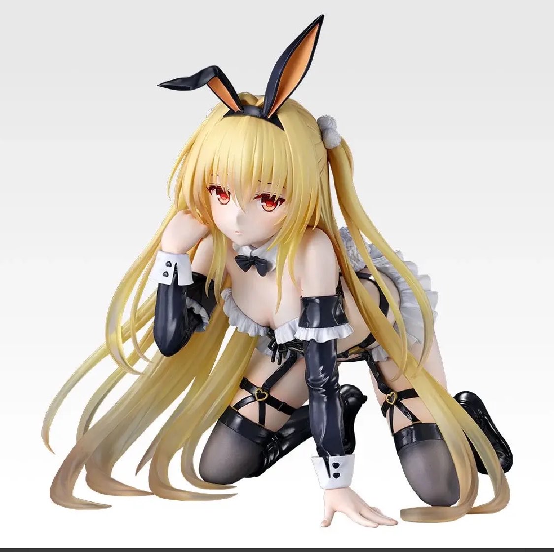 k42wKKihKBGTvXv's tweet photo. 一番くじ To LOVEる-とらぶる-ダークネス

販売：2026年11月18日(水)より順次発売予定 

B賞 金色の闇 フィギュア
ラストワン賞 モモ・ベリア・デビルーク フィギュア https://t.co/Oju0r7vySx