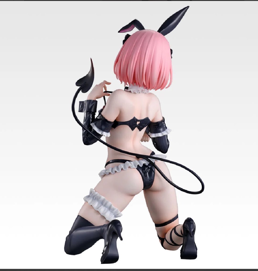 k42wKKihKBGTvXv's tweet photo. 一番くじ To LOVEる-とらぶる-ダークネス

販売：2026年11月18日(水)より順次発売予定 

B賞 金色の闇 フィギュア
ラストワン賞 モモ・ベリア・デビルーク フィギュア https://t.co/Oju0r7vySx