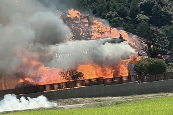 r230614_shin's tweet photo. 山口県の静安寺本堂が全焼。
ここで在日イスラム団体代表（※行政から「共生の達人」認定）の言葉をご覧ください。

在日イスラム団体代表
『日本の寺社仏閣は《人々を惑わす悪魔の場所》である。見た目に惑わされてはいけない。日本の寺院は悪魔の場所だから周囲でお金を使うな』 https://t.co/Em2AzKF8A3