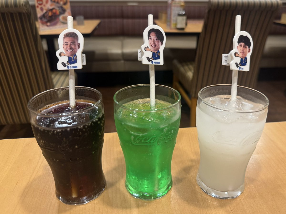 55_lakes's tweet photo. みんなでご飯行ってきたっ🫶🏼
やっぱり抱っこちゃん可愛すぎる🦥💙 https://t.co/6yAGV5N50p