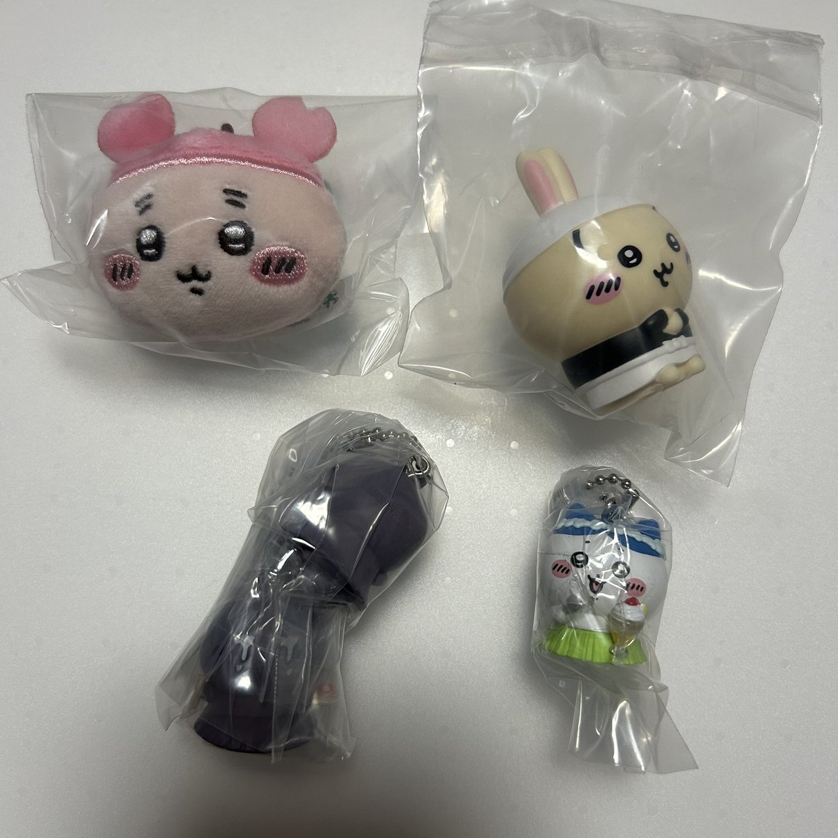 v0al_h's tweet photo. 【交換】ちいかわ ダイカットステッカー シール スナップマイド キラキラクリアカード   ソフビ たべものいっぱいマスコット おかおマルチリング

譲 ちいかわ ハチワレ うさぎ 古本屋 シーサー ラッコ シーサー フタバ ヒトハ 鎧さん あのこ 

求 同異種 くりまんじゅう モモンガ https://t.co/cEu6M8azwX