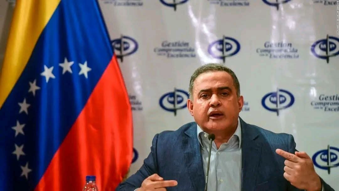 anonymous_hat2's tweet photo. Es absolutamente una morbosidad que uno de los mas crueles.y desgraciados de la rovolucion como Tarek William Saab continúe en libertad. 

Él, directamente, supervisaba las torturas y ejecutaba la política de represión y persecución de la tiranía durante la mayor época de terror.

Tarek William Saab debe ir a Tocoron o a Tocuyito urgente antes que caiga en las manos del pueblo aún cuando seria lo más justo... #Venezuela #Caracas #Peru #Chile #Panama #TerremotoEnPanamá #Mexico #Colombia