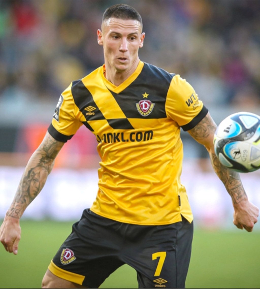 FreitalonTour's tweet photo. Die herzlichsten Geburtstagsgrüße gehen heute an den Vlacho. Alles Gute und maximale Erfolge #sgd1953 #ftlot #panagiotis #vlachodimos https://t.co/DNO4f5HIPU