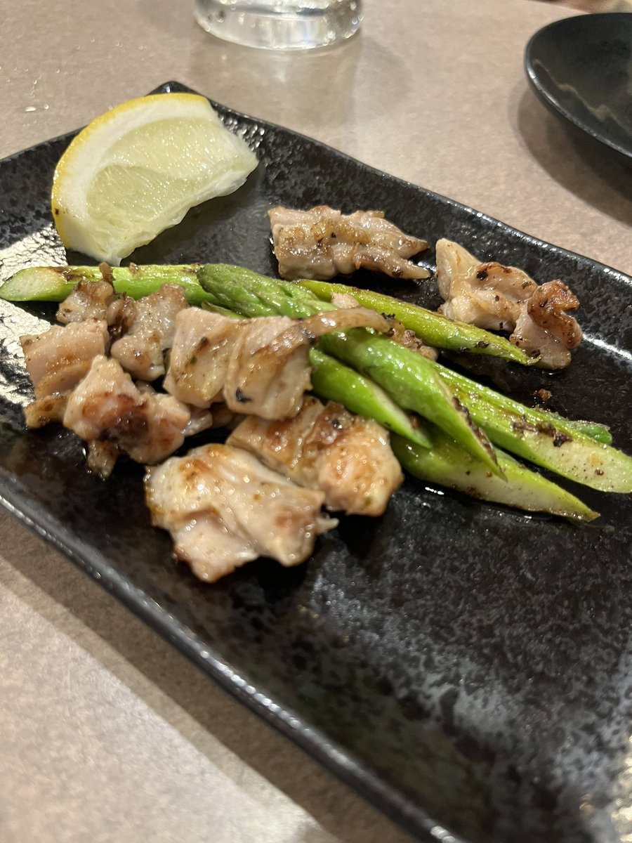 daaaaaausagi's tweet photo. 飯田橋　広島お好み焼き くるみ

久々のくるみ！安定の美味しさ！
半熟スペシャルと肉玉、せせりとアスパラ焼きをシェア。 https://t.co/jXQWCVZEHJ