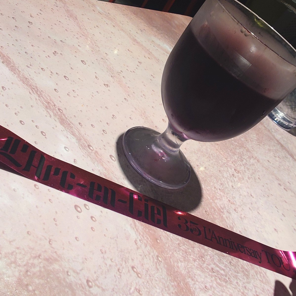 10nohoro's tweet photo. ライブのあと🍷
kenちゃんは子どもの頃にムー読んでたらしい https://t.co/pR8l6tTWMA