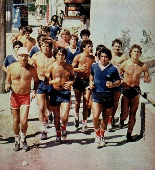 fortavat's tweet photo. Enero 1985.
Pretemporada de River en las veredas de Villa Gesell.
Ahora si no van a Miami, no sirve ... https://t.co/JS34hTwOfP