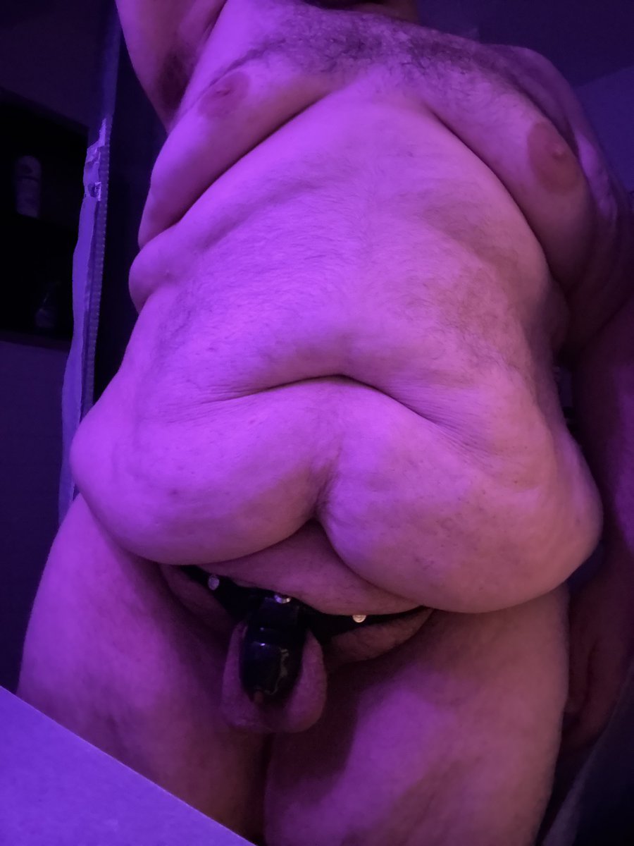 CincyFFchub's tweet photo. My clit is all locked up and my pussy is HUNGRY 🥵 https://t.co/daJOH3FhFO