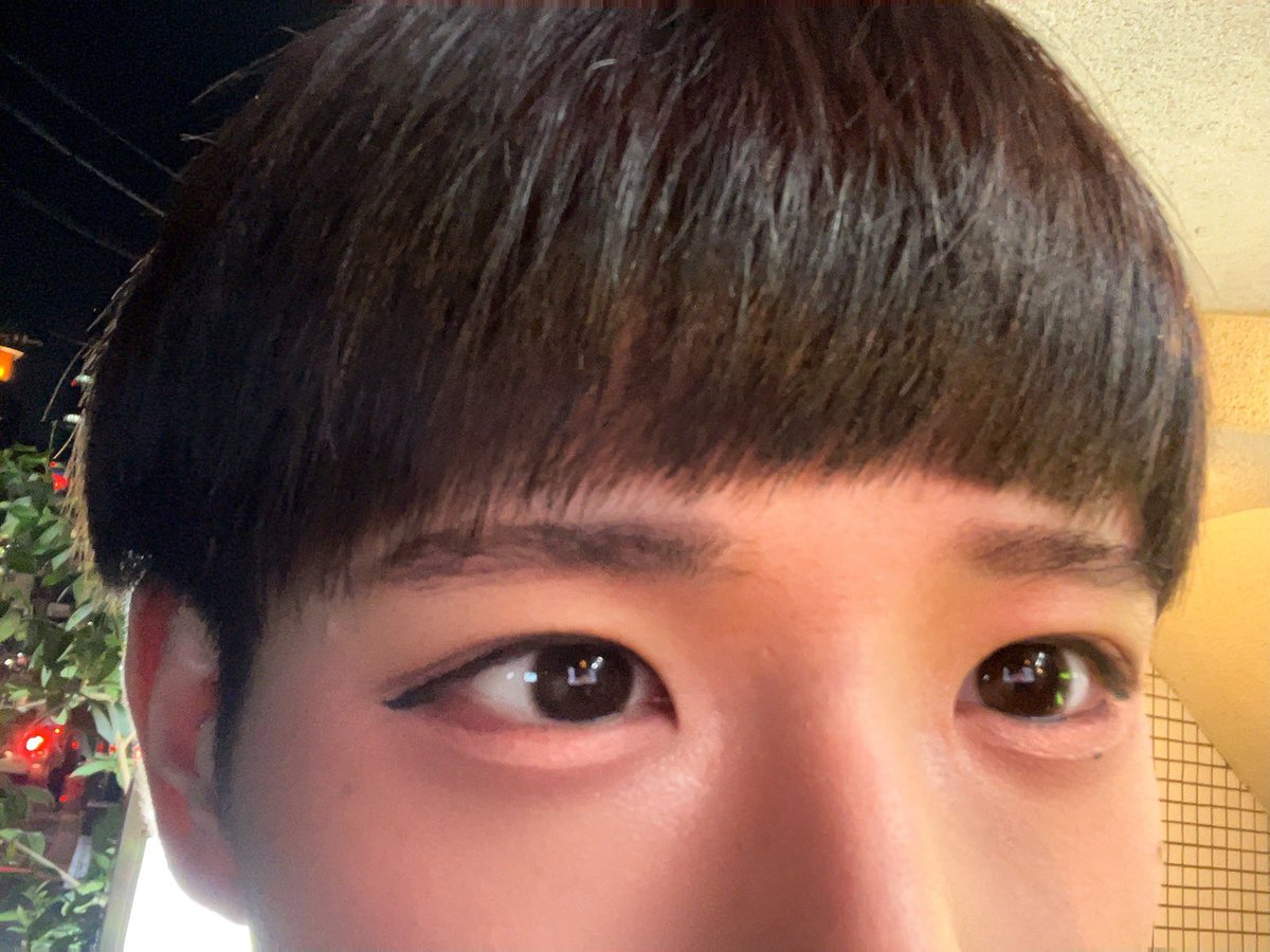 mickyparadice's tweet photo. まってまってwww美容室行ったんだけど全体的に軽くしてくださいって言ったらオン眉ぱっつんなったwww https://t.co/qEnY8lMkzz