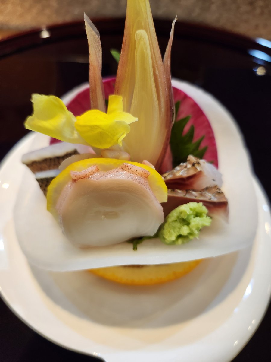 GrassRibbon's tweet photo. 今日は、会社の社長さんとお食事��強会。

2杯目からもぅ、日本酒🍶
素敵なお料理沢山🎵 https://t.co/7GtvSknX1s