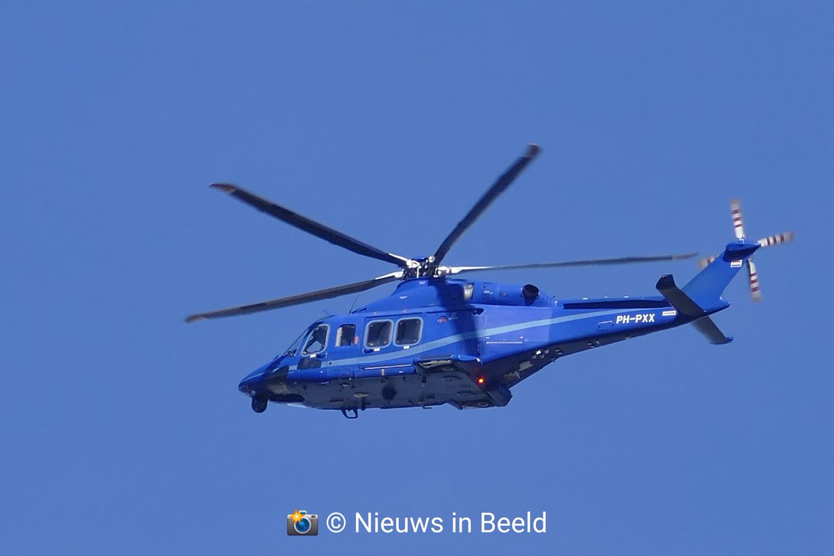 Arrestatieteam doet instap bij flat in Amersfoort