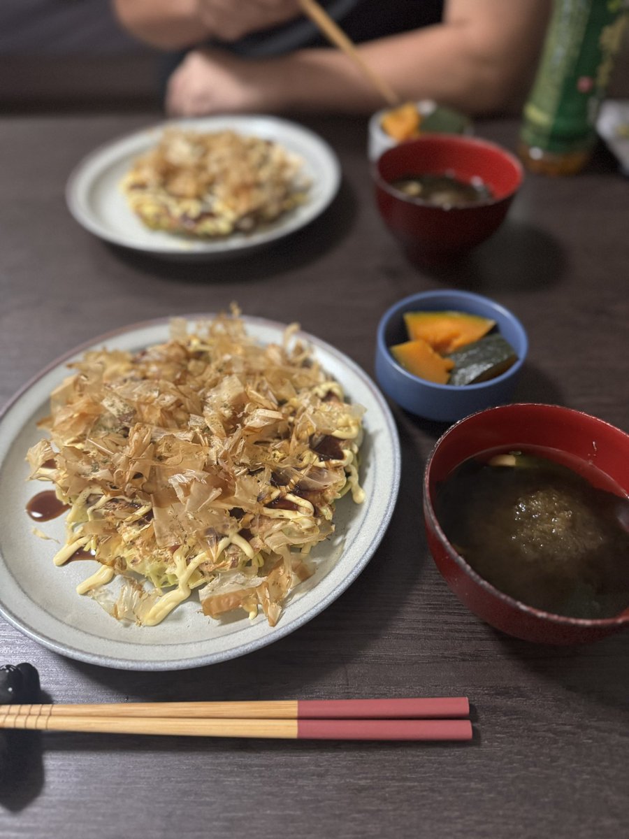 hashisho15's tweet photo. 今日は彼氏と車屋さん行ってお昼につけ麺🍜
夜はお好み焼き🔥 https://t.co/G6zrLQwYgk