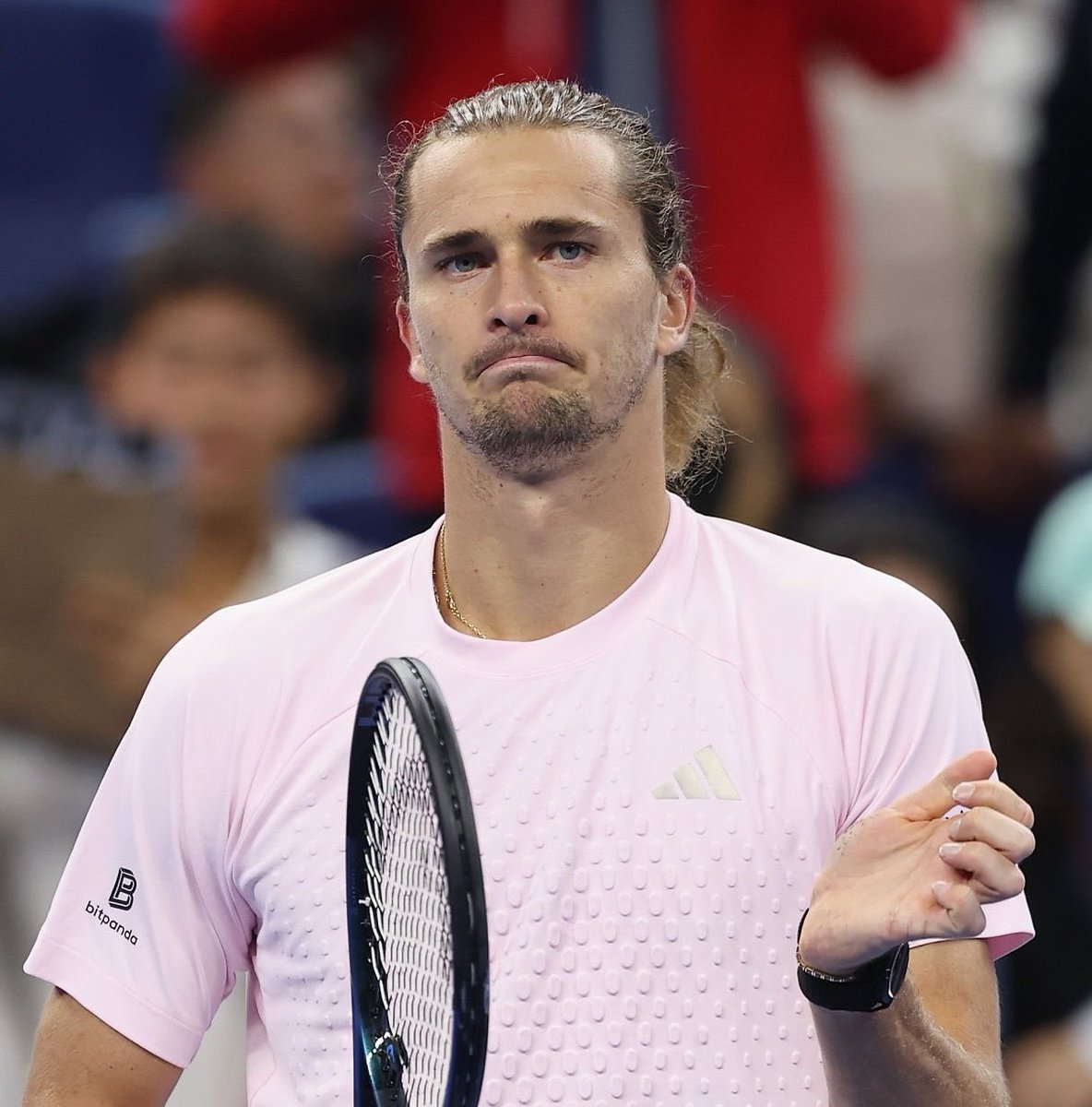 UniversTennis's tweet photo. 🚨 OFFICIEL ! Alexander Zverev 🇩🇪 est désormais mathématiquement assuré de terminer la saison 2026 en tant que N°1 MONDIAL. 😳 https://t.co/ho2xN8nA8i