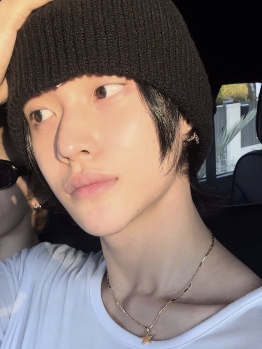 onethebin's tweet photo. i see no difference https://t.co/qCJDwPu1ON