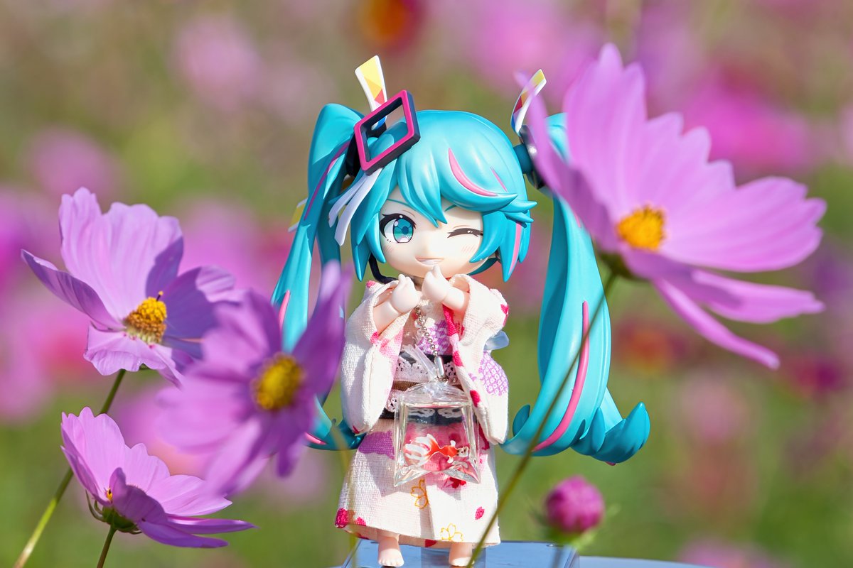 freikugelzss's tweet photo. #初音ミク #ねんどり #ねんどろいど #TLを花でいっぱいにしよう #キリトリセカイ #コスモス
おはようございます。
久々に軽く外でねんどり、秋桜がバッチリ咲いていました。
(*^▽^*)つ📸　❁💚❁ https://t.co/z5yfhoEWp7