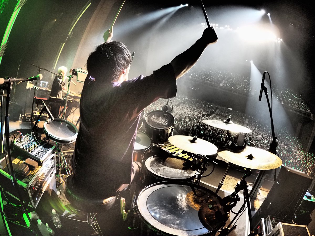 SHiN_Dr_KUMA's tweet photo. Geroツアー東京あざました！
夢膨らむ地東京、こんなに大きな会場もすっかりホームみたいにしてくれちゃってる本日お集まりのみなさん！お疲れ様でした！全国全会場ホームになっちゃうのは僕の夢かも！一個ずつ叶えていきませう！✨ https://t.co/hQXwSFkXwz