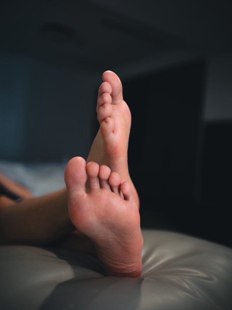 ashidaisu_ki's tweet photo. 上贡自己的骚逼母狗给大家羞辱😋 https://t.co/fWd3elI7s9