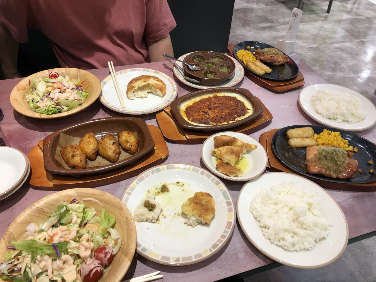 yuripoku2's tweet photo. 昨日ポックリさんが作ってくれたアラビアータ🍝
美味しかったです！

あと、今日は夜ごはんはサイコロステーキの予定から、そばの予定に変わり、最終的にイタリア料理になりましたw
CｉｎCｉｎ‼️🍻😍
久々の🇮🇹に2人でテンションが上がって料理を注文し過ぎましたw🫵🏻😍ドーン💥💥💥‼️ https://t.co/6bY8L2uRO9