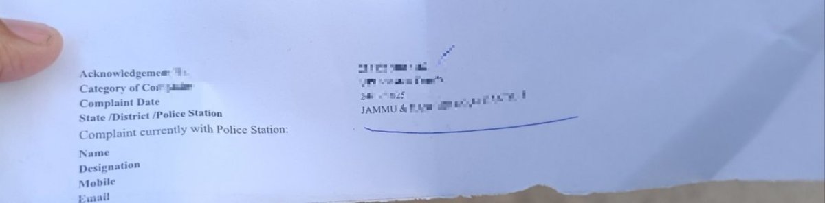 Itsbebo__'s tweet photo. 🚨 A student's bank account has been frozen, with ₹39,005 stuck in it... and the reason raises some serious questions!

According to a student, ₹39,005.14 is stuck in their HDFC Bank account. The reason given for the account freeze is a lien amount of ₹4,888 (2nd Layer).

But here's the big question: if the lien amount is ₹4,888, why is the student unable to access the entire ₹39,005.14?

For a student, this is not a small amount. When will they finally be able to use their own money? ...1/2