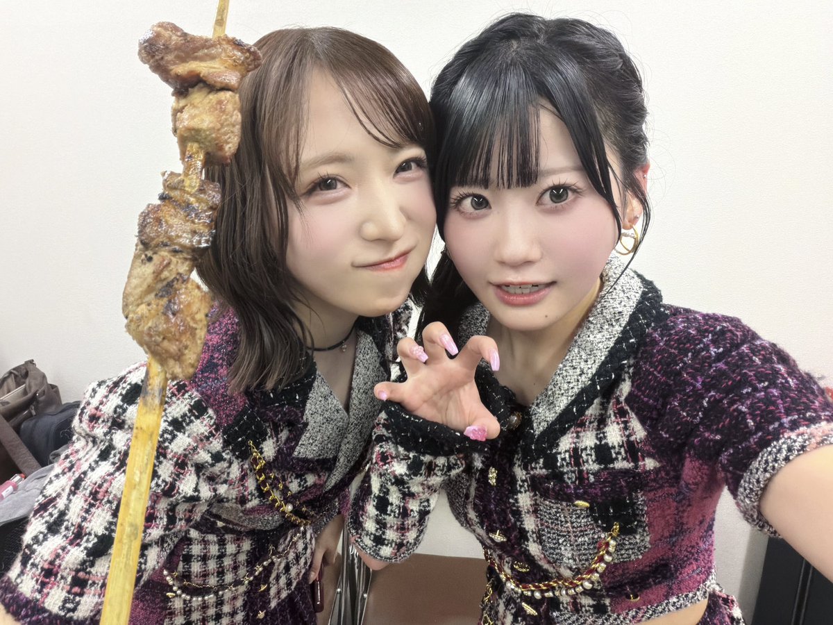 moka_hotei1201's tweet photo. 今日は全員と写真撮れたの✌🏻

もぐもぐかわいい
ゆいゆいさんとちゃんひな

可愛がってくれるなるさんとほてぐち♡ https://t.co/HrY59W3lst