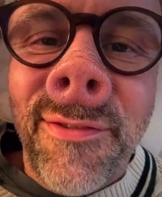 TimKoffiziell's tweet photo. Beruhigt euch!
Ist nur "Satire"!

#Krömer https://t.co/QBbaFQxigw