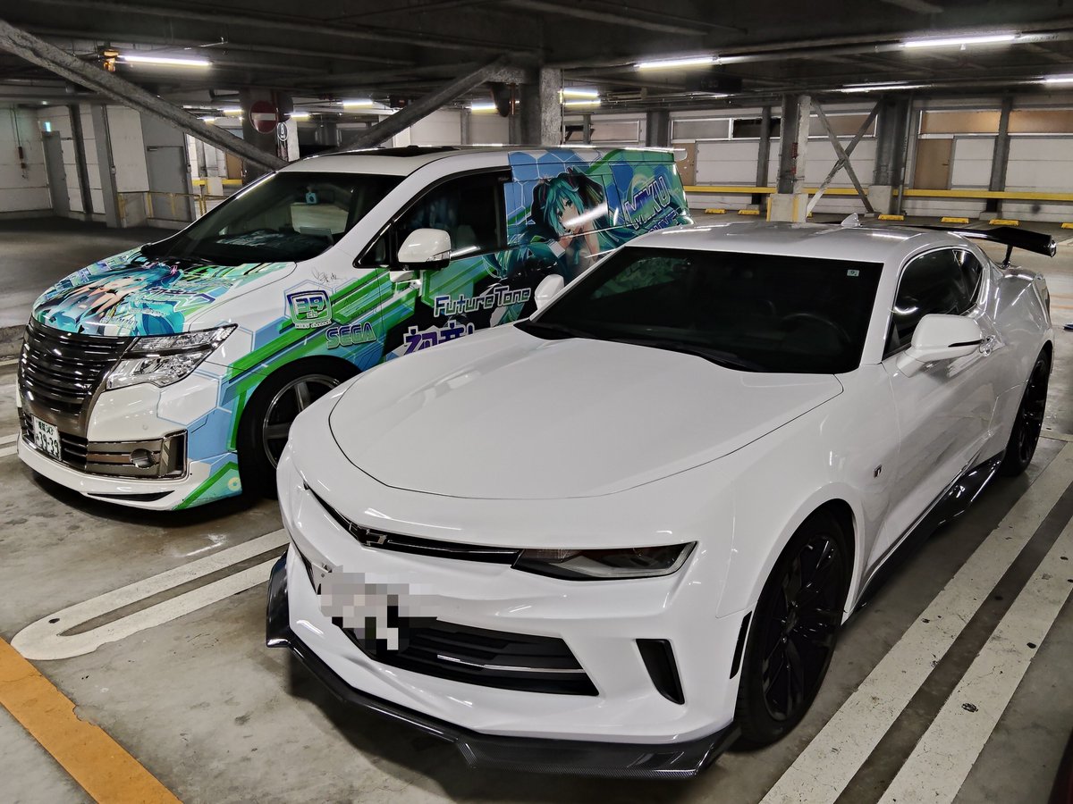 khjmd310k's tweet photo. 連休最終日は京都で京まふミクさんコラボの電車と高島屋のレーミクポップアップストアへ https://t.co/lqVlGZgENs