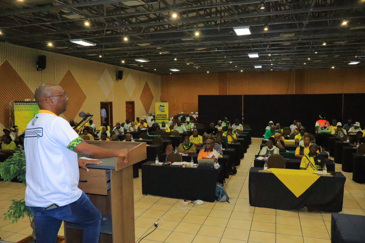 ANCLimpopo's tweet photo. The ANC Provincial Secretary Vhamusanda Reuben Madadzhe delivering an address to the ANC Limpopo Train the trainers workshop, underway at Bolivia Lodge in Polokwane today. The workshop brings together ANC provincial and regional trainers as part of the ANC’s elections programme. Also in attendance is PET Coordinator Comrade Pule Shayi.