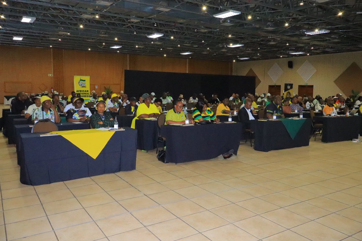 ANCLimpopo's tweet photo. The ANC Provincial Secretary Vhamusanda Reuben Madadzhe delivering an address to the ANC Limpopo Train the trainers workshop, underway at Bolivia Lodge in Polokwane today. The workshop brings together ANC provincial and regional trainers as part of the ANC’s elections programme. Also in attendance is PET Coordinator Comrade Pule Shayi.