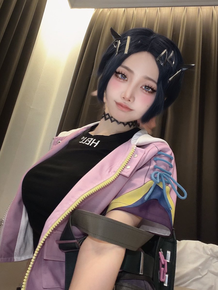 na_haneul1's tweet photo. clove main?

#valorant #clove https://t.co/N8TYGssxD1