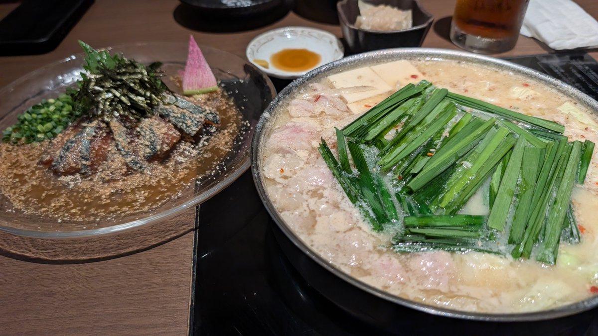 kjun3939's tweet photo. ゆっつさんと打上げしてきた。
もつ鍋うまし。 https://t.co/weQqyas0s0
