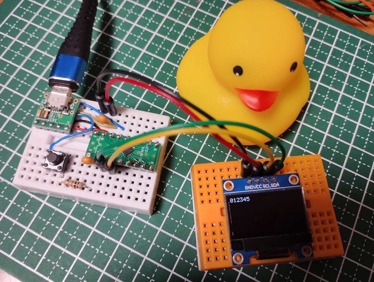 TororoLab's tweet photo. ◆CH552PでOLEDに表示して遊ぶ
・マイコンにI2C機能がないのでソフトI2Cを使用することになります。
・Wire_writeBytes()という関数を使うみたいです。アンダーバーが好きなch55xduino。
・これだけでフラッシュメモリの半分を使っていますが、できるとこまでやってみましょう😃 https://t.co/8oSRoSr4Eo