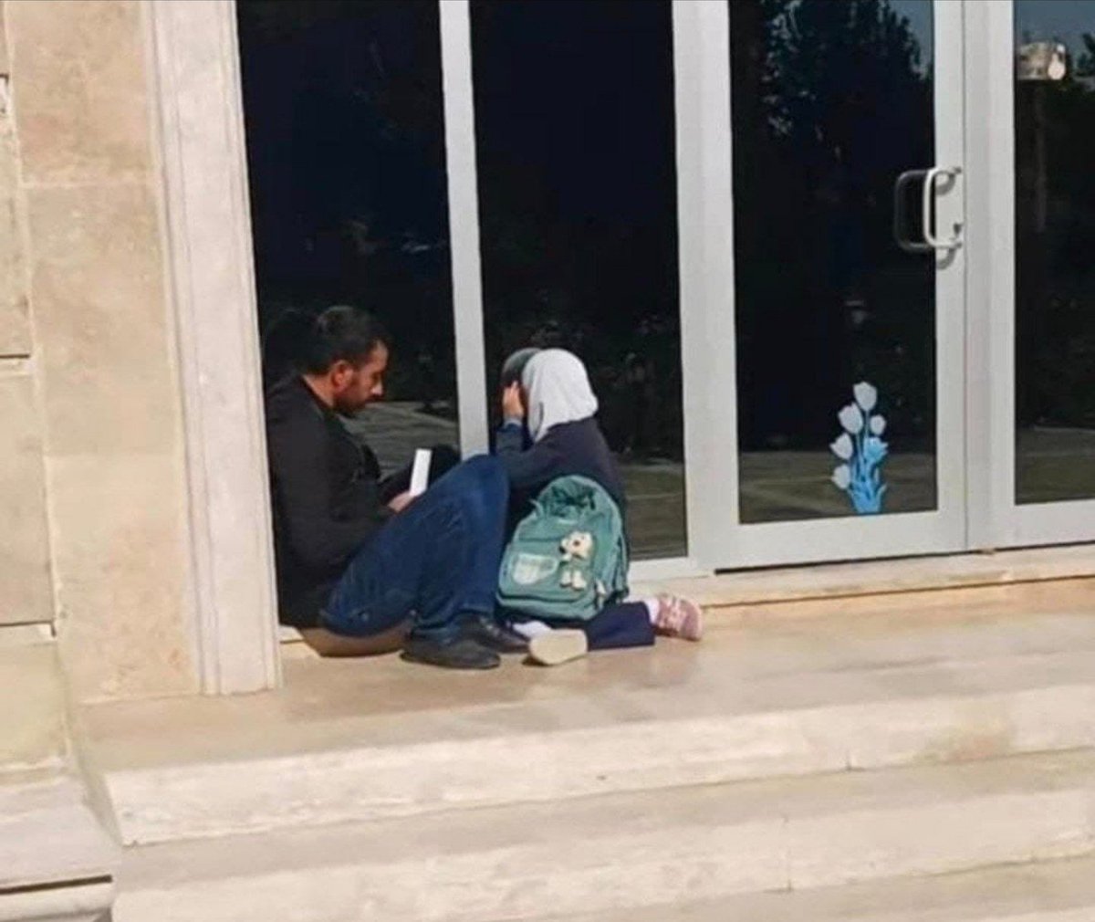 1whiteswann's tweet photo. 28 Şubat'ı unutmadığımız gibi bu görüntüleri de unutmayacağız. https://t.co/wOvPJHlo0v