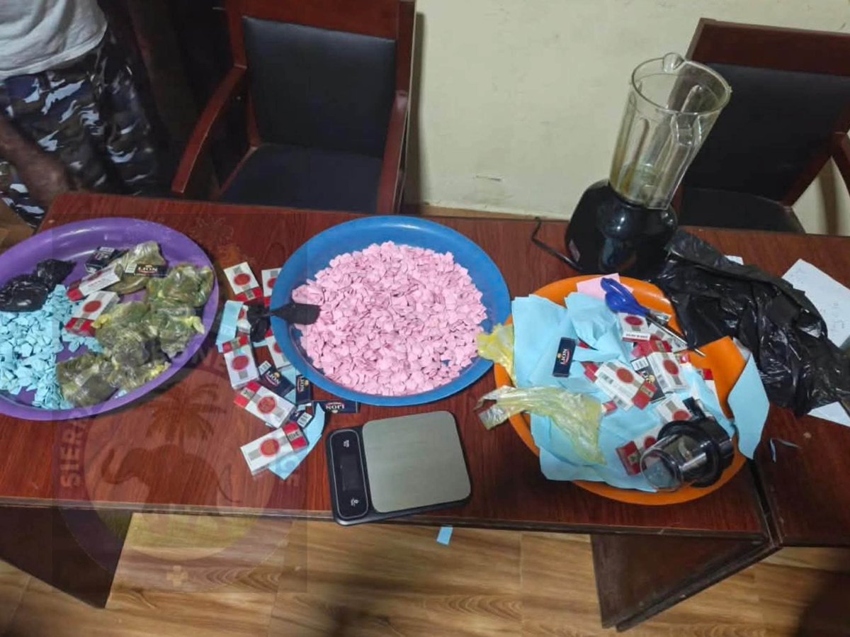 KlassicKingNice's tweet photo. #SaloneX
Drug Lord is richer than minister,that's why he never goes to prison.He can pay Le200m to lawyer,Le100m to police,Le500m to  clear container.Minister salary is Le30m,drug lord profit is Le200billion per https://t.co/qslYnAyOKv defeats law.💔🇸🇱🇸🇱
#Saynotodrug https://t.co/QIUaxJZkYi