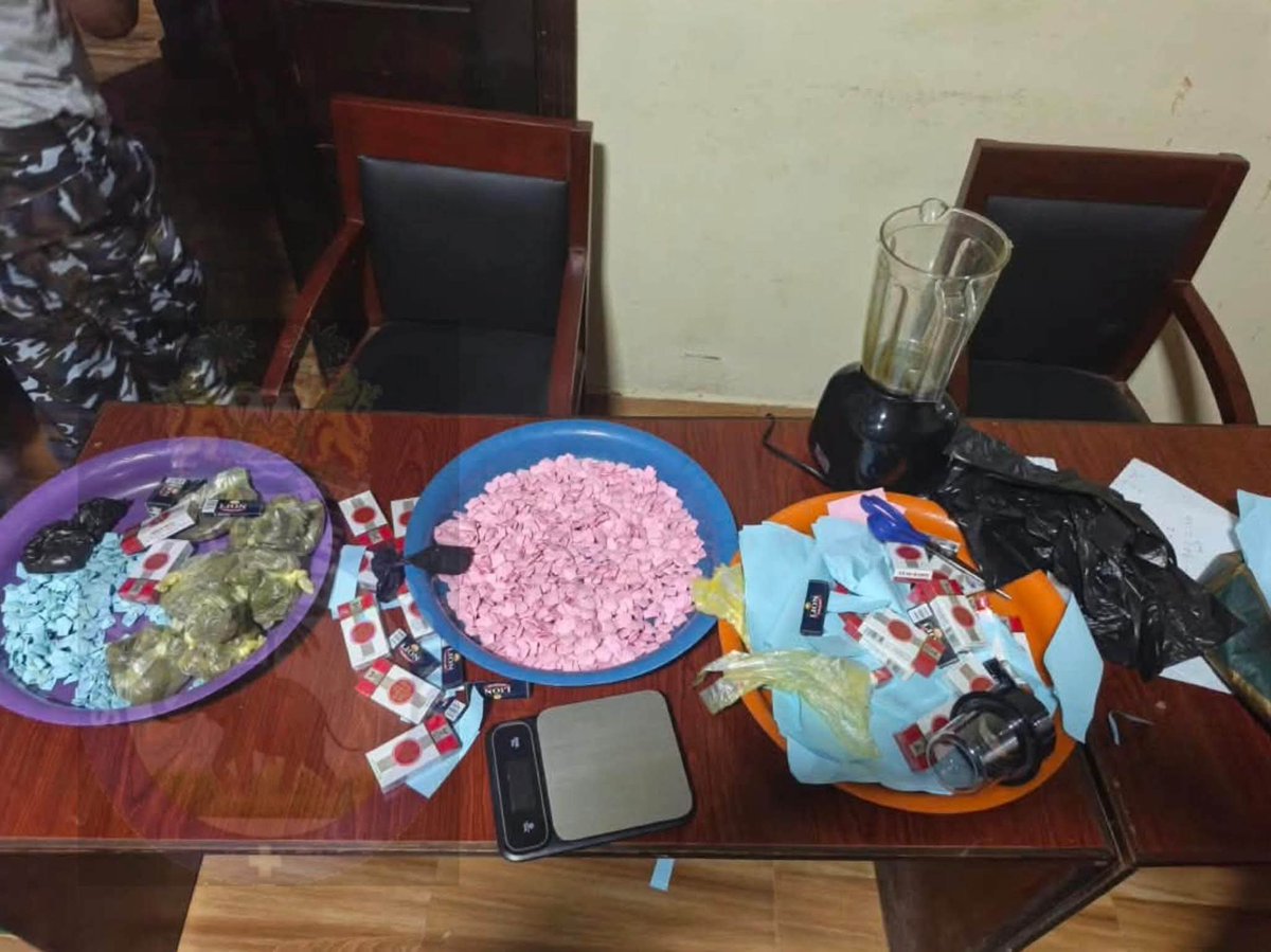 KlassicKingNice's tweet photo. #SaloneX
Drug Lord is richer than minister,that's why he never goes to prison.He can pay Le200m to lawyer,Le100m to police,Le500m to  clear container.Minister salary is Le30m,drug lord profit is Le200billion per https://t.co/qslYnAyOKv defeats law.💔🇸🇱🇸🇱
#Saynotodrug https://t.co/QIUaxJZkYi